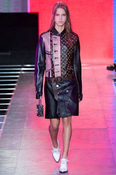 Look 34